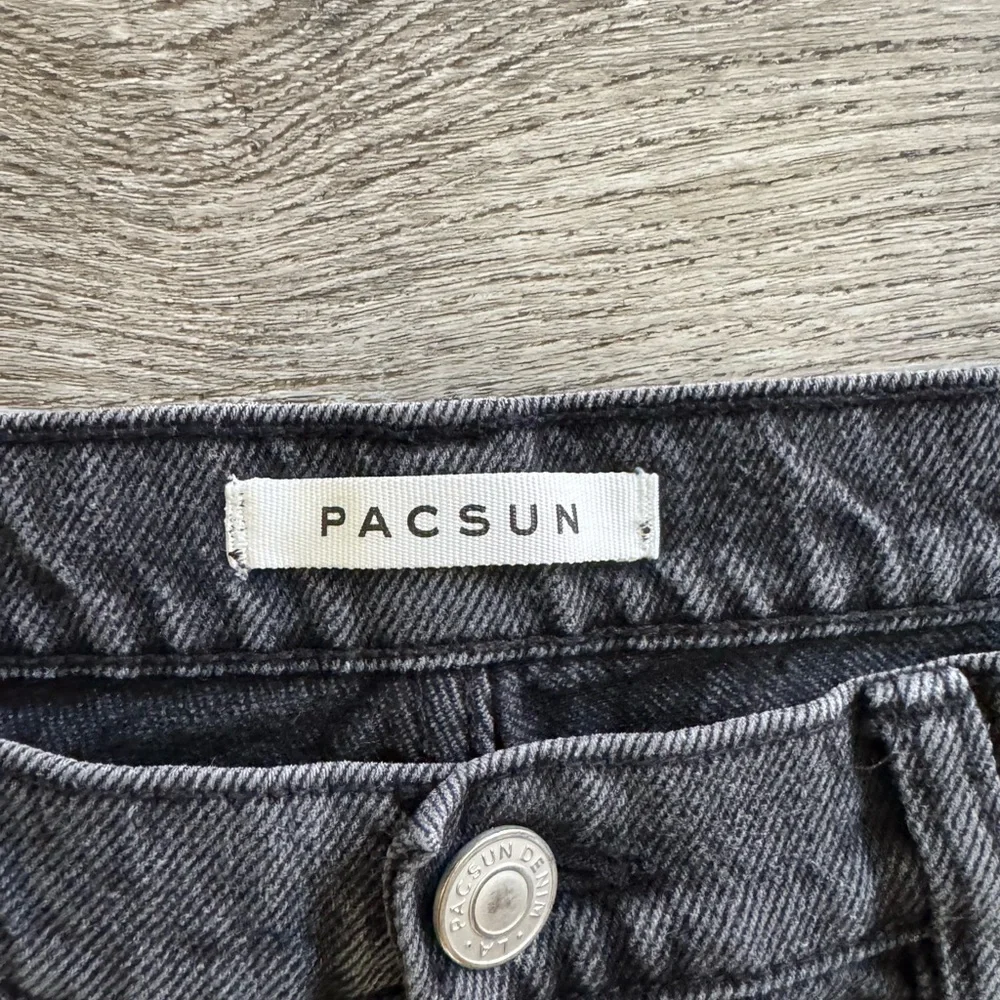 PacSun Men’s Charcoal Denim Shorts - Picture 2 of 4